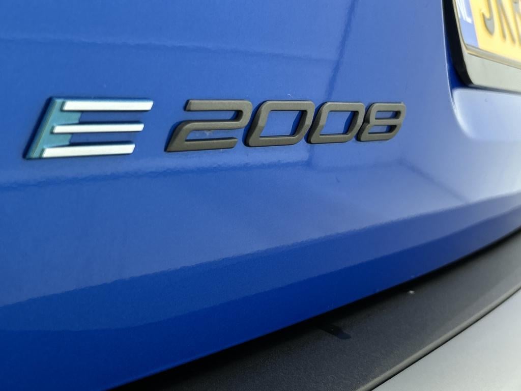 Peugeot E-2008 ev style 50 kwh | rijklaar |