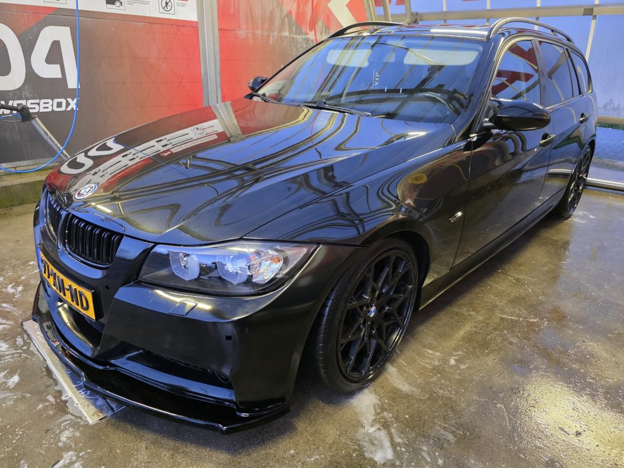 Bmw 320i e91 met panorama.
