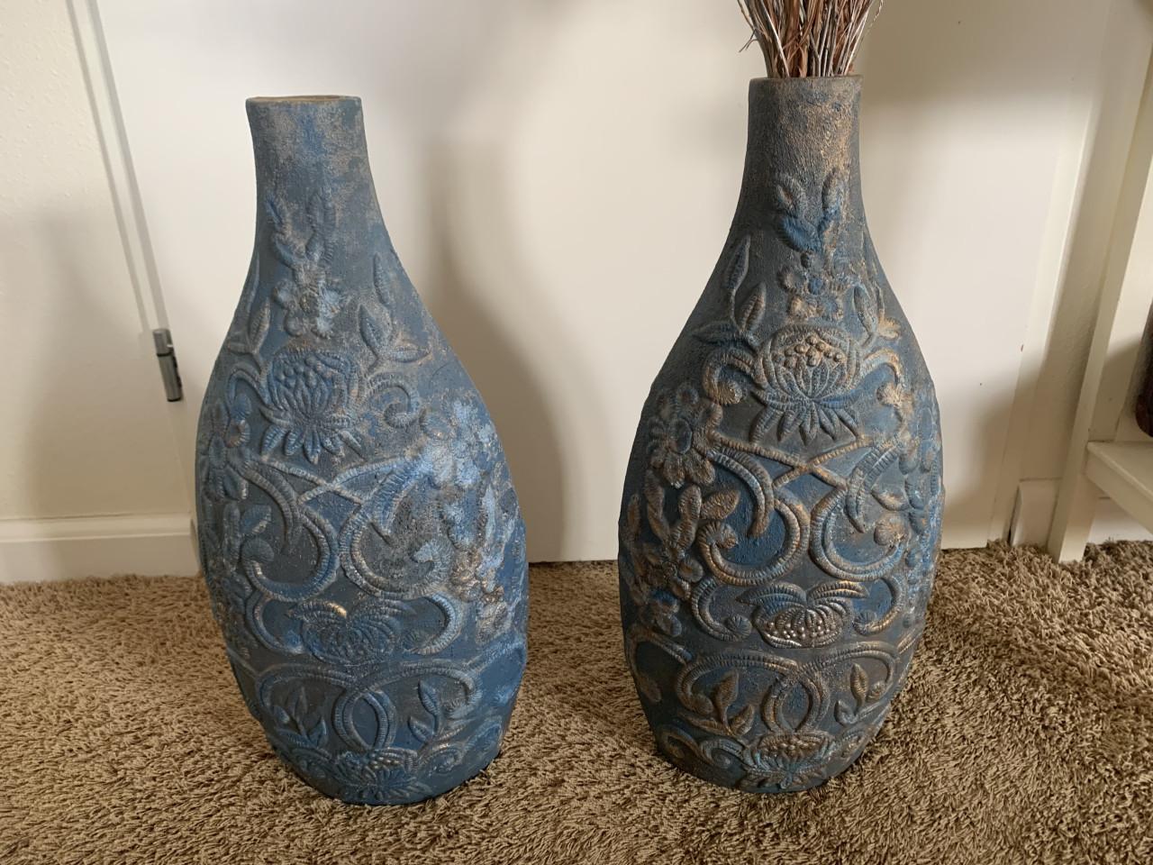 Vazen 2 st.      57 cm hoog