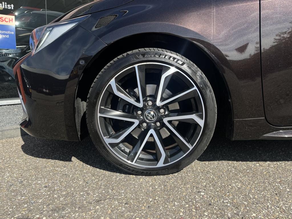 Toyota Corolla Touring Sports 2.0 hybrid executive | trekhaak | pano | nav!