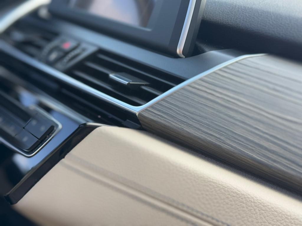 BMW 2-serie gran tourer 220i luxury 7p. * trekhaak * leer * panoramadak * n