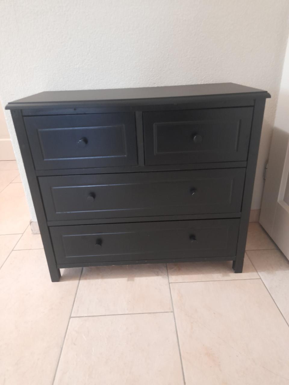 Ladenkastje 35 x 75 x 66H (in goede staat )