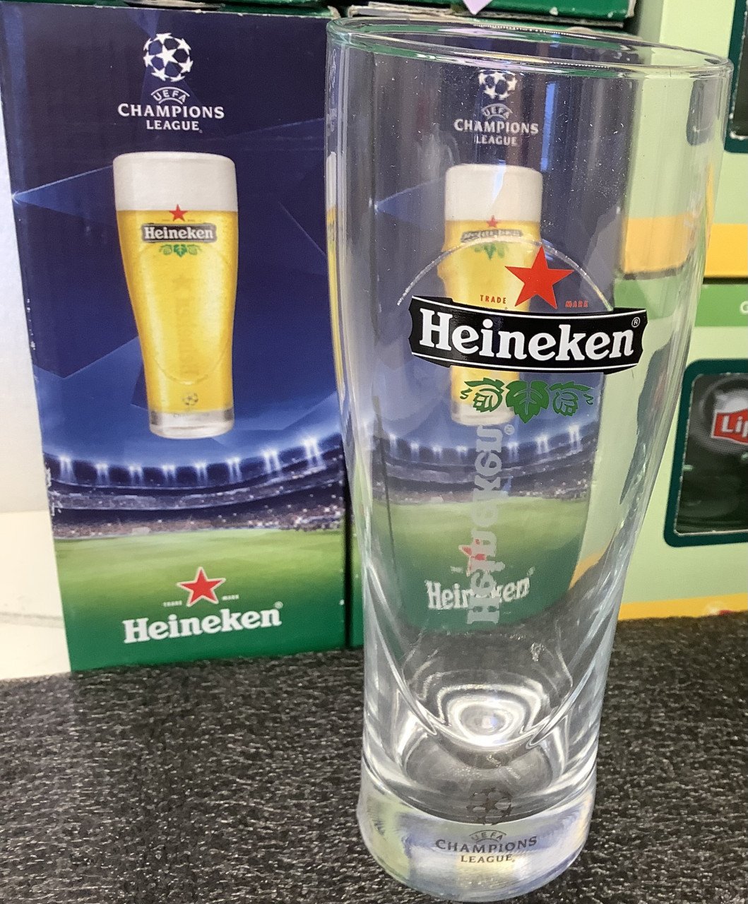 CHAMPIONS LEAGUE HEINEKEN BIERGLAZEN,NIEUW IN ORIGINEEL DOOSJE.