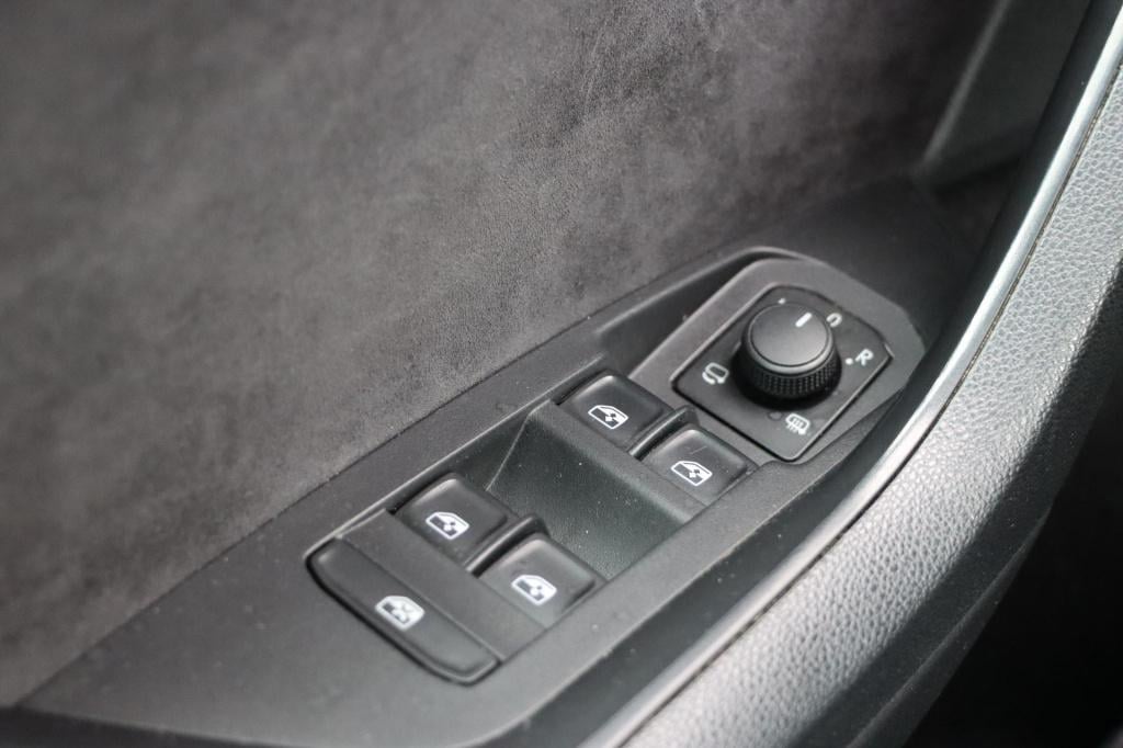 Skoda Kodiaq 1.5 tsi sportline business 150pk dsg7 | trekhaak | pano | memo