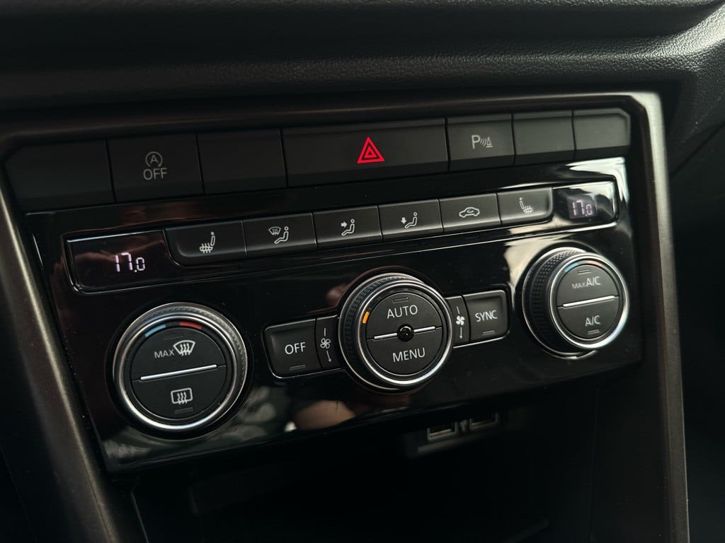 Volkswagen T-roc 1.0 tsi style // led koplampen // trekhaak //