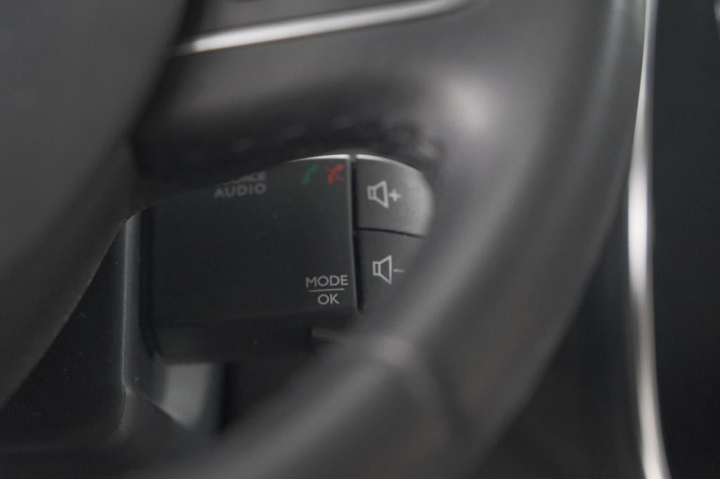 Renault Captur tce 120 edc intens | camera | stoelverwarming | navigatie | 