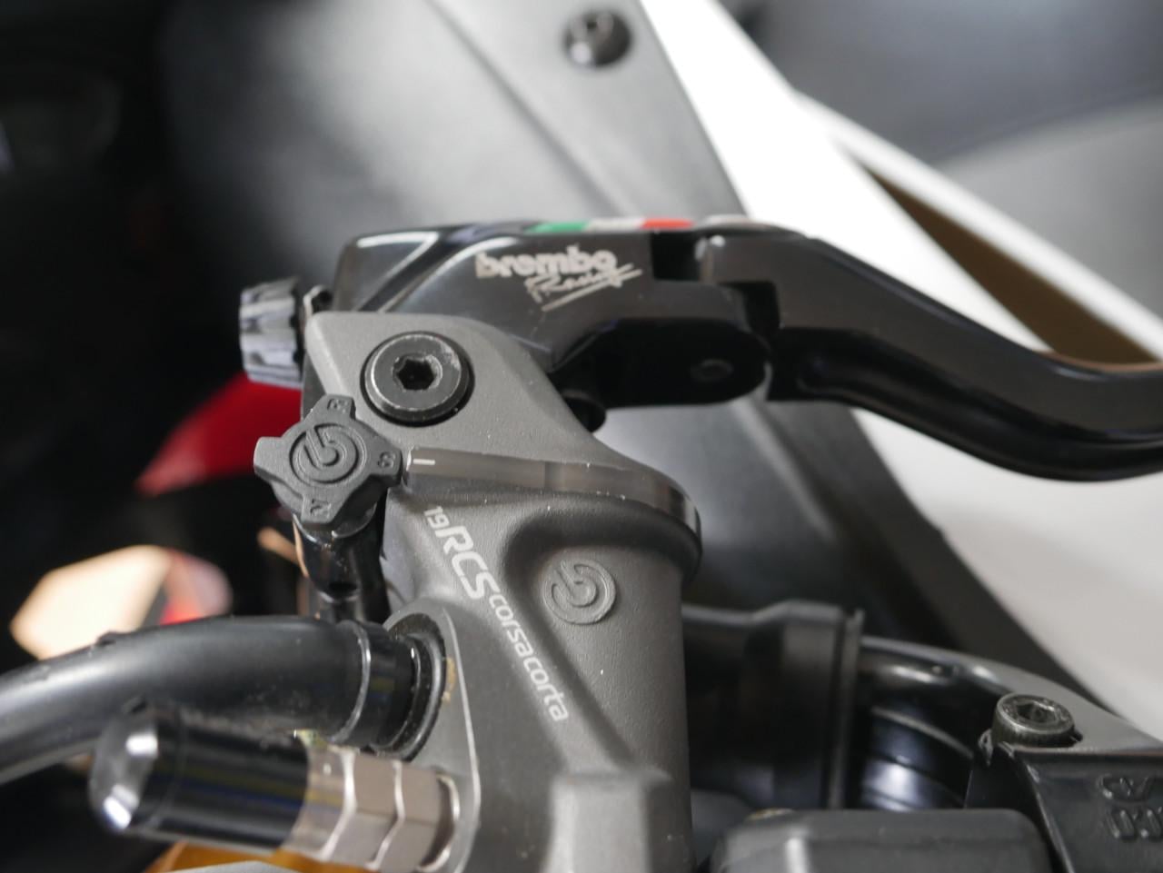 YAMAHA YZF R6