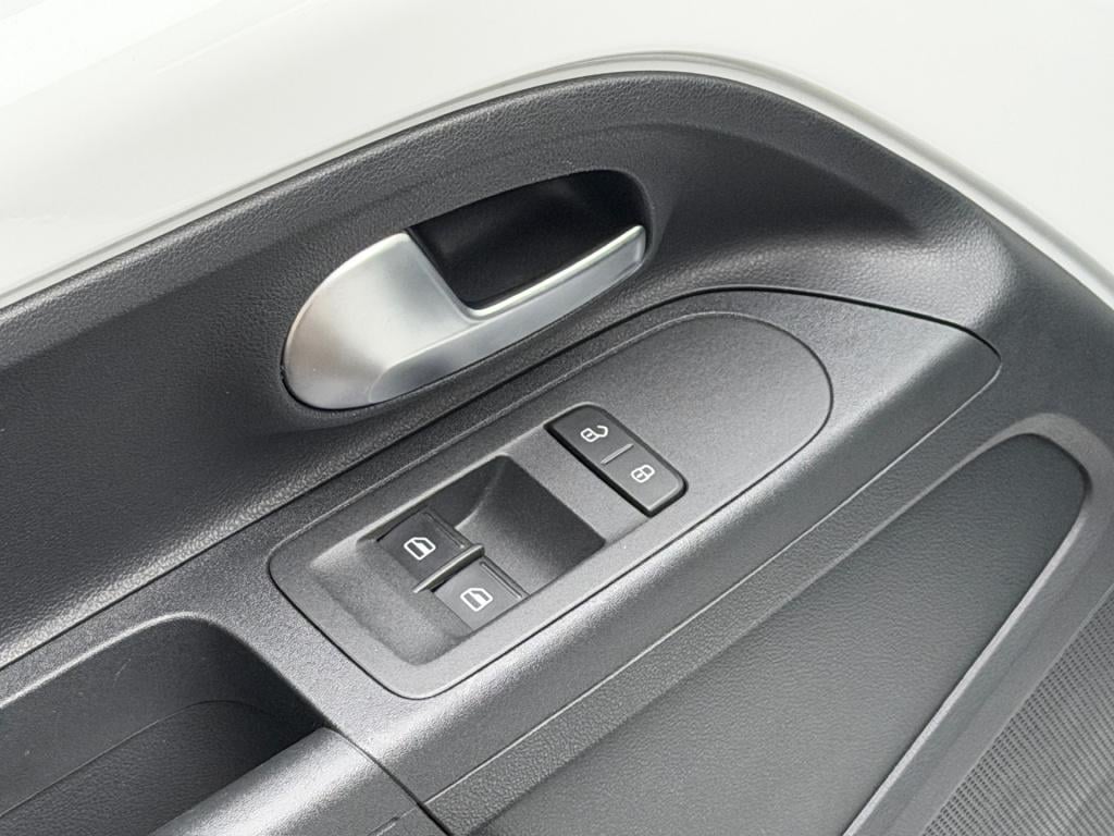 Volkswagen UP! 1.0 5-deurs | bluetooth | airco | nette staat | rijklaar inc