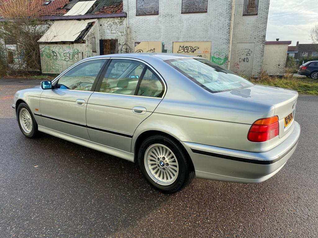 Unieke BMW E39 535i V8