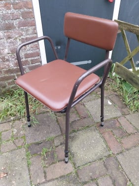 Nette po stoel in hoogte verstelbaar