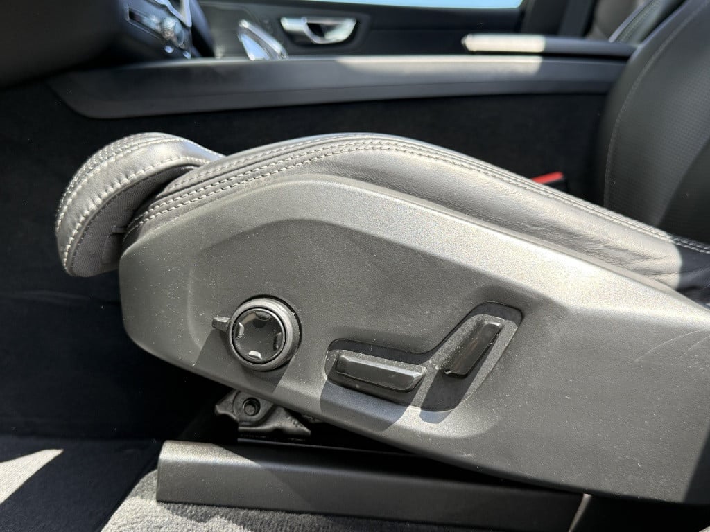 Volvo XC60 t6 awd inscription| full option| 360 graden camera| panodak