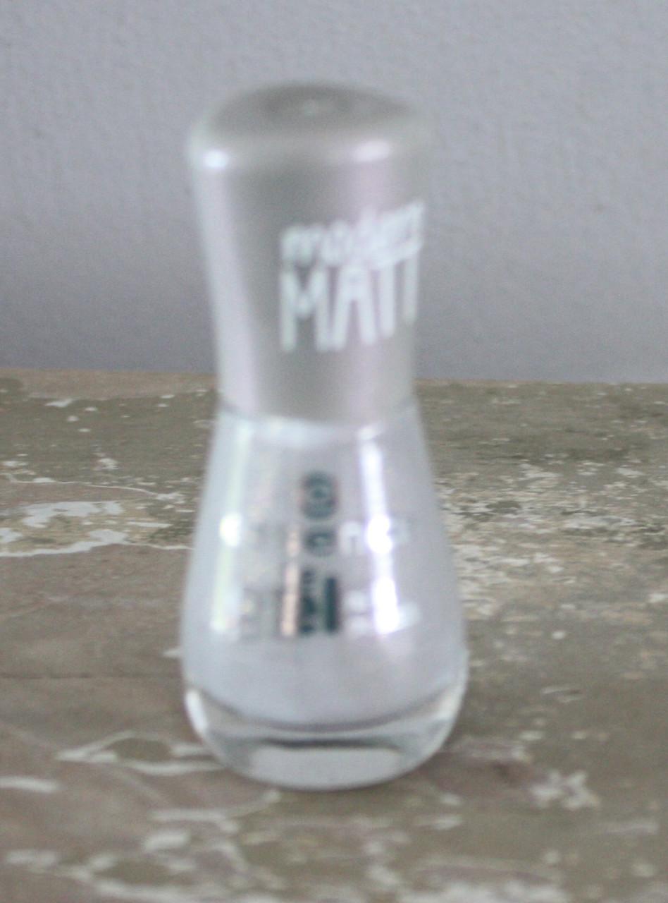 Zilver grijs  nagelak gel nr 10 essence