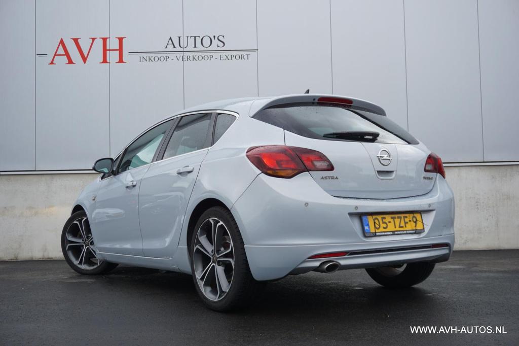 Opel Astra 1.6 turbo sport