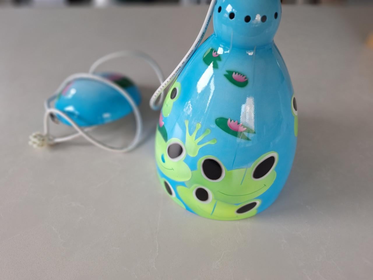 Pylones lamp kikker