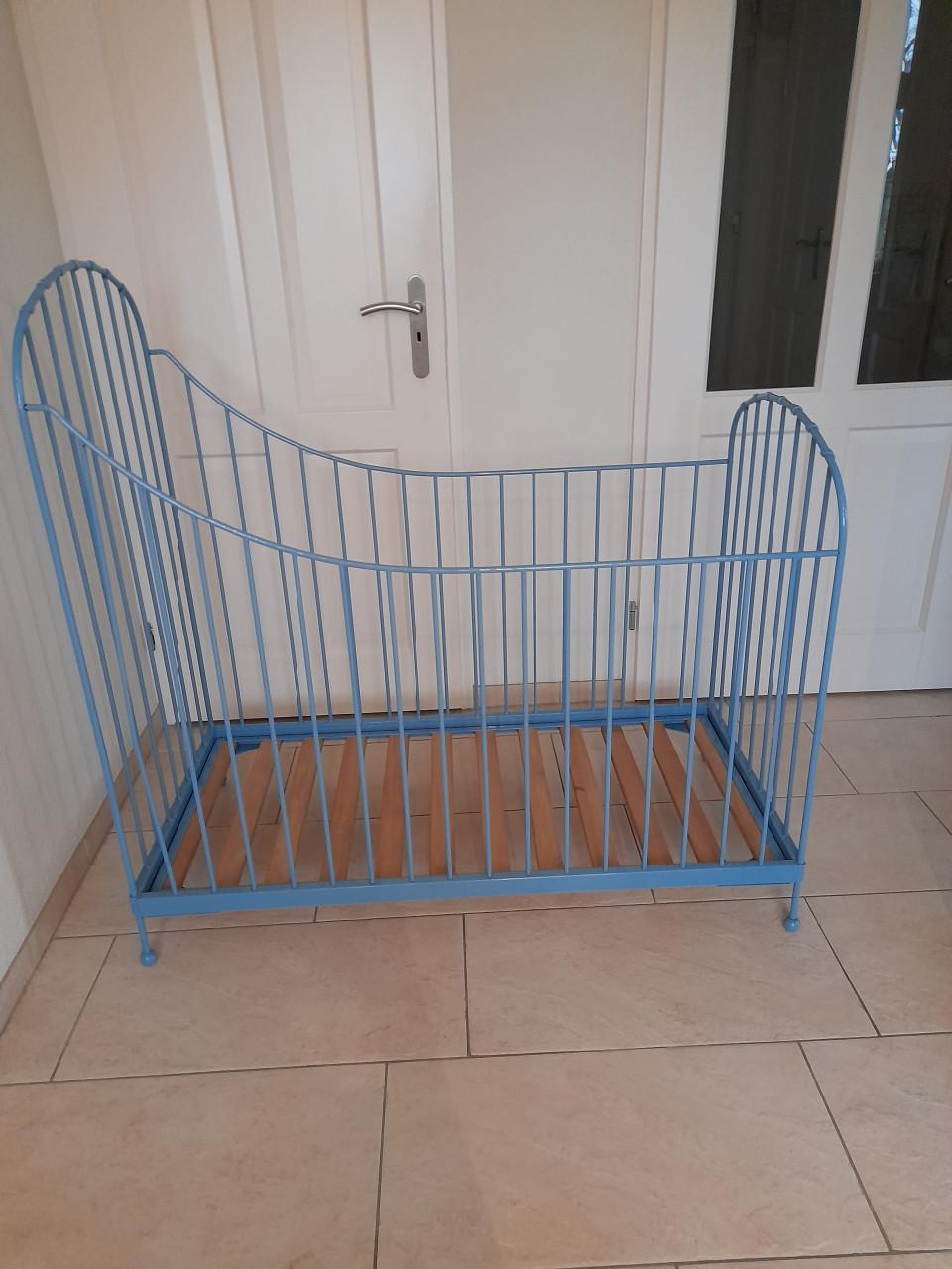 Jickerson ledikantje (in goede nette staat ) in hoogte verstelbaar!