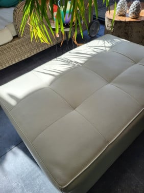 Witte hocker, leer, 85x60x42