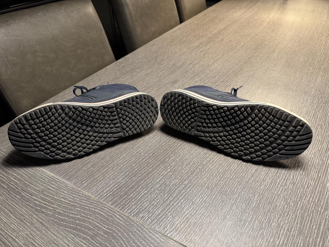 Te koop: werkschoenen