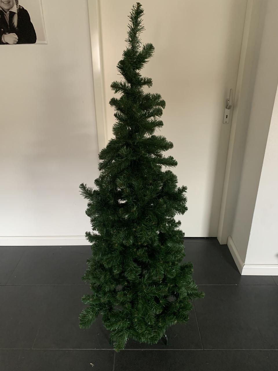 Kunstkerstboom 1.55. Smal Triumph tree Intratuin