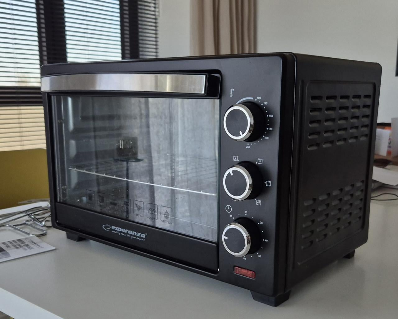 MINI-OVEN met heteluchtcirculatie en spitset