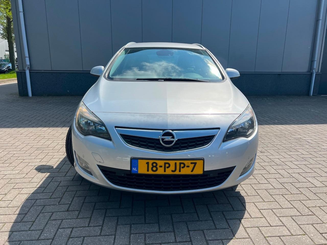 Opel Astra Sports Tourer - 1.6 Turbo Sport