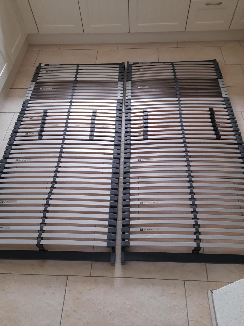 2 x Bossflex 600  lattenbodem  ( in goede staat)
