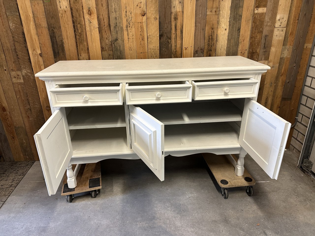Dressoir 149 x 92 x 45 cm