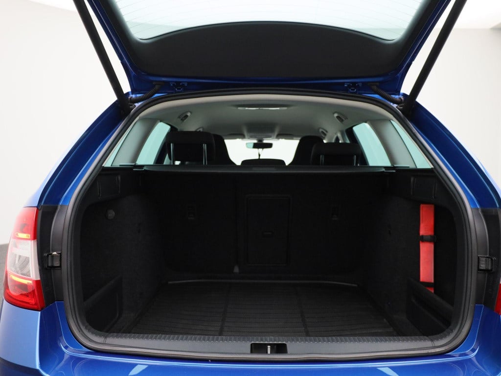 Skoda Octavia combi 1.0 tsi greentech ambition business | lmv | trekhaak | 