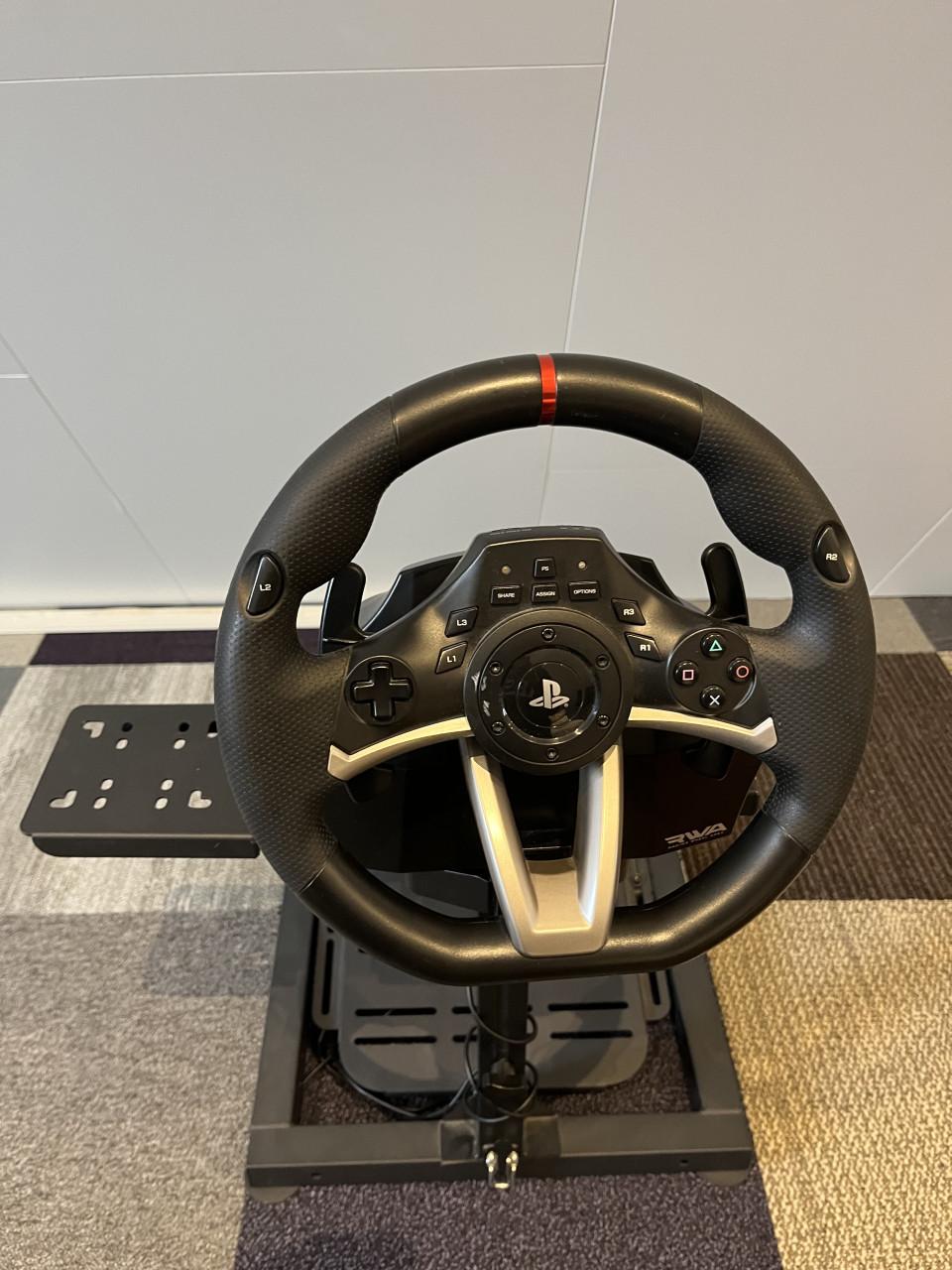 Next level racing wheelstand lite + Hori Apex stuur