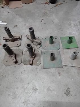 2x4 stuks steigervoeten.
