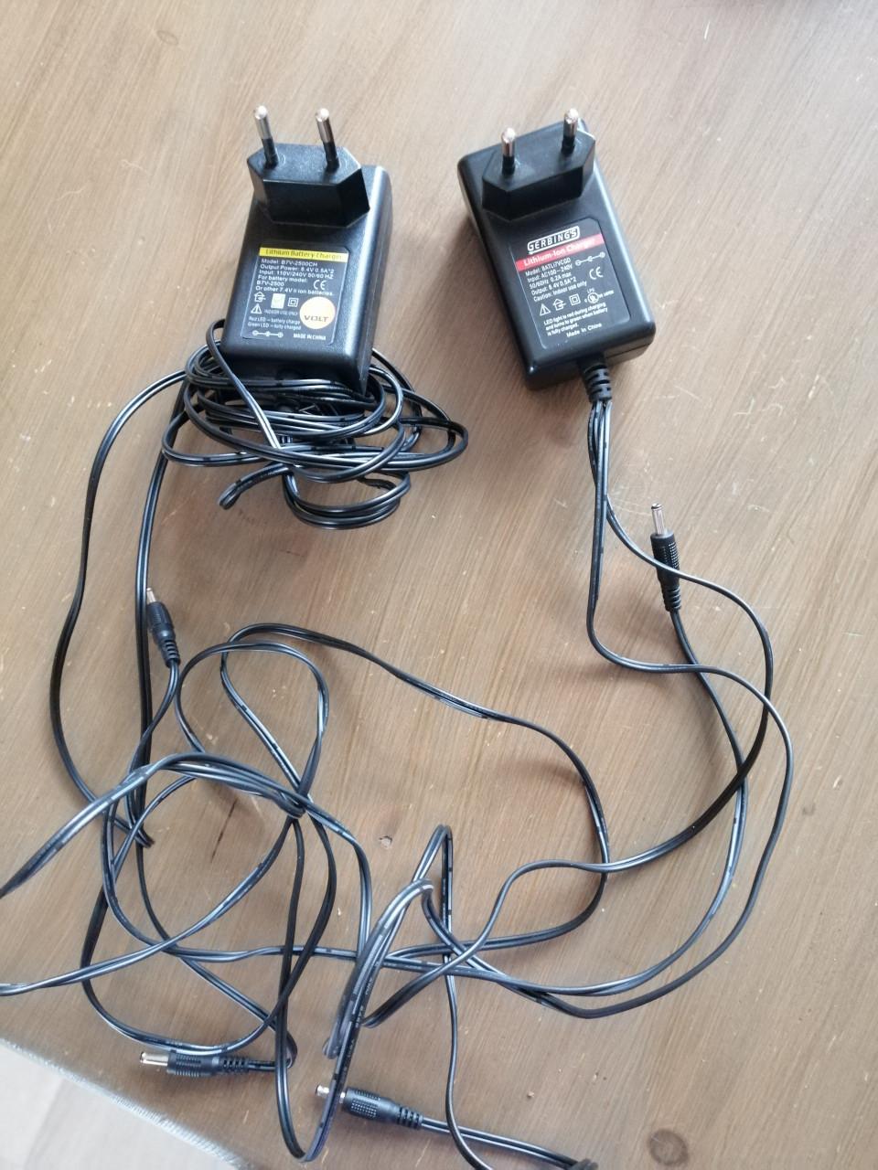 Te Koop: 2 zgan Gerbing 7Volt opladers