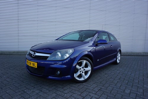 Opel Astra gtc 1.6 cosmo opc-line / xenon / climate / cruise / trekhaak