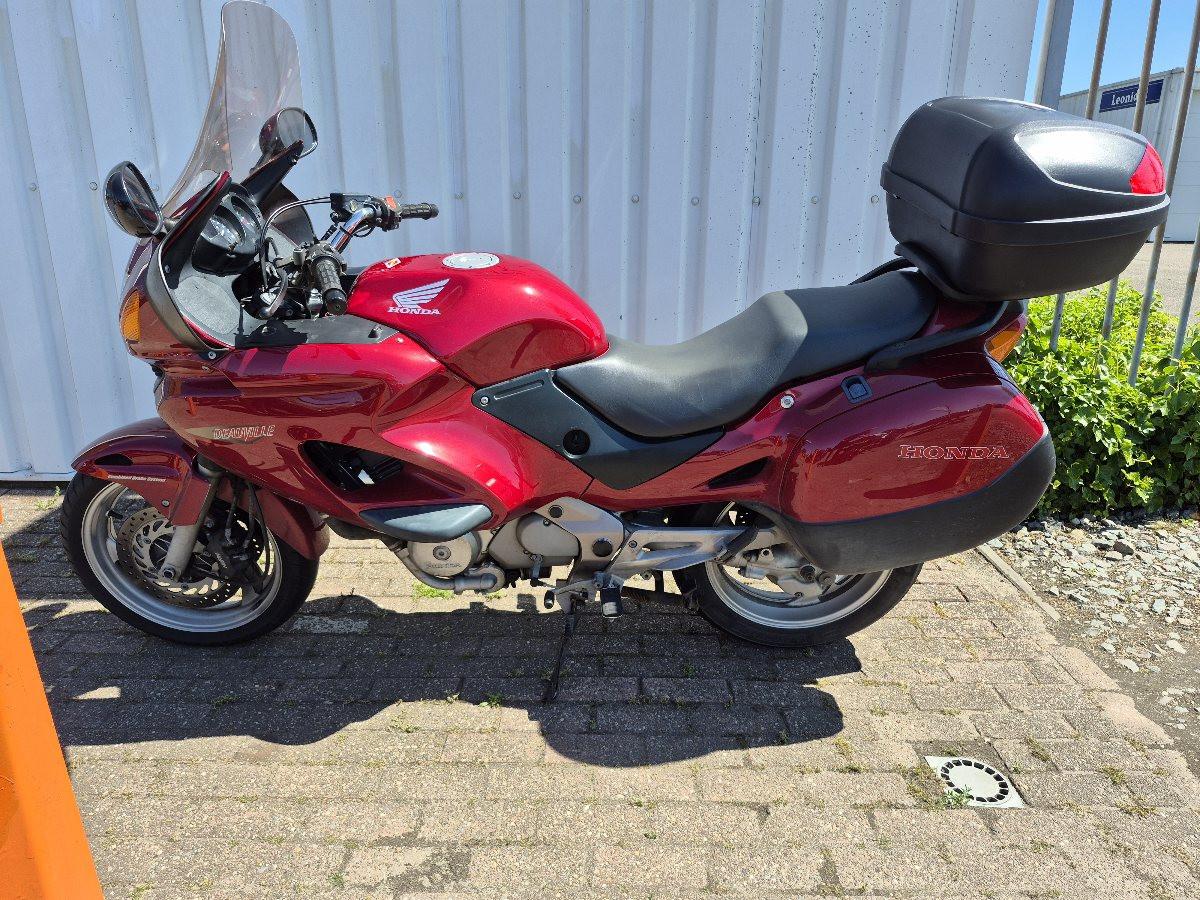 Honda Deauville 650 uit 2003