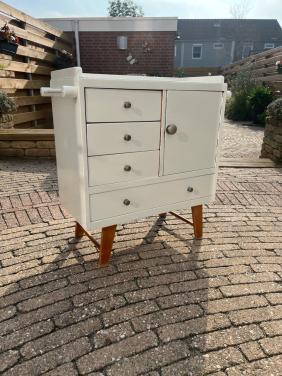 Antieke commode kast