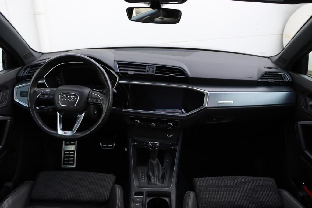 Audi Q3 35 tfsi s line 150pk s-tronic