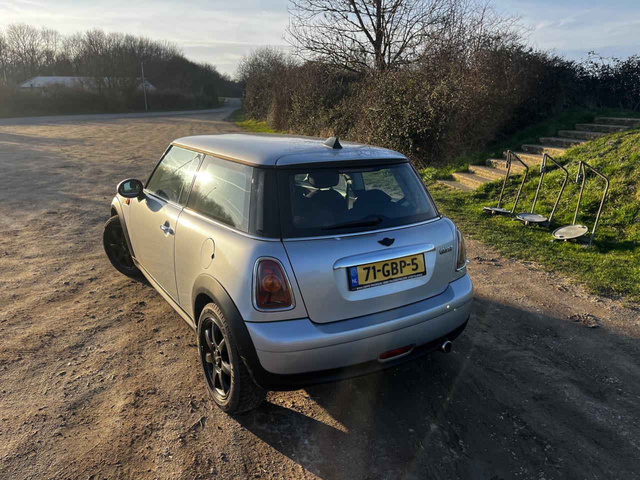 Mini Cooper | Lage Km Stand | Volledig onderhouden | Nieuwe APK |