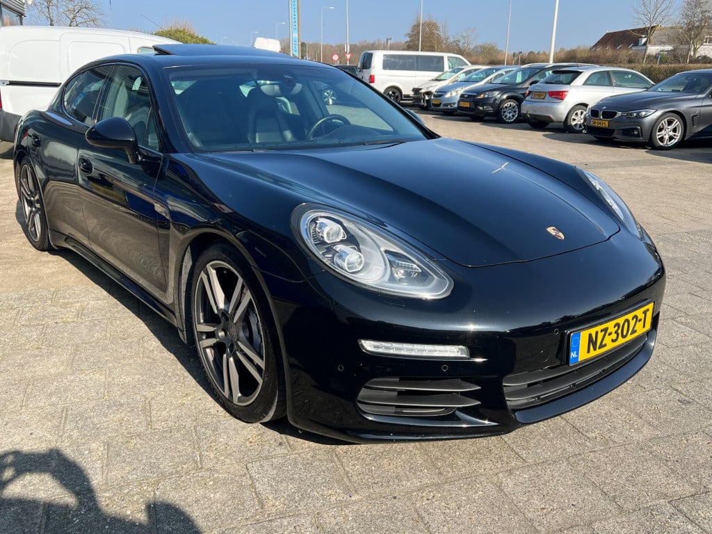 Porsche Panamera schuif/kanteldak, leer, navi, afn. trekhaak enz...
