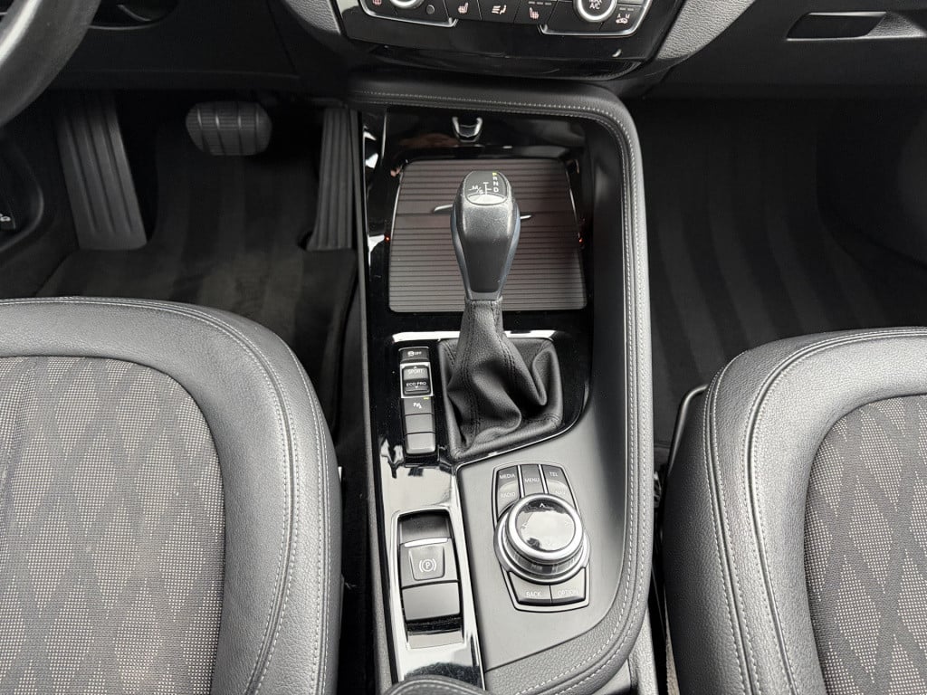 BMW X1 sdrive18i 136pk high executive automaat