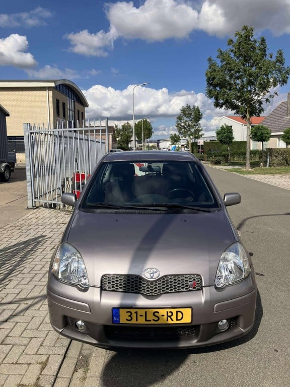 Toyota Yaris 1.5 vvt-i t sport