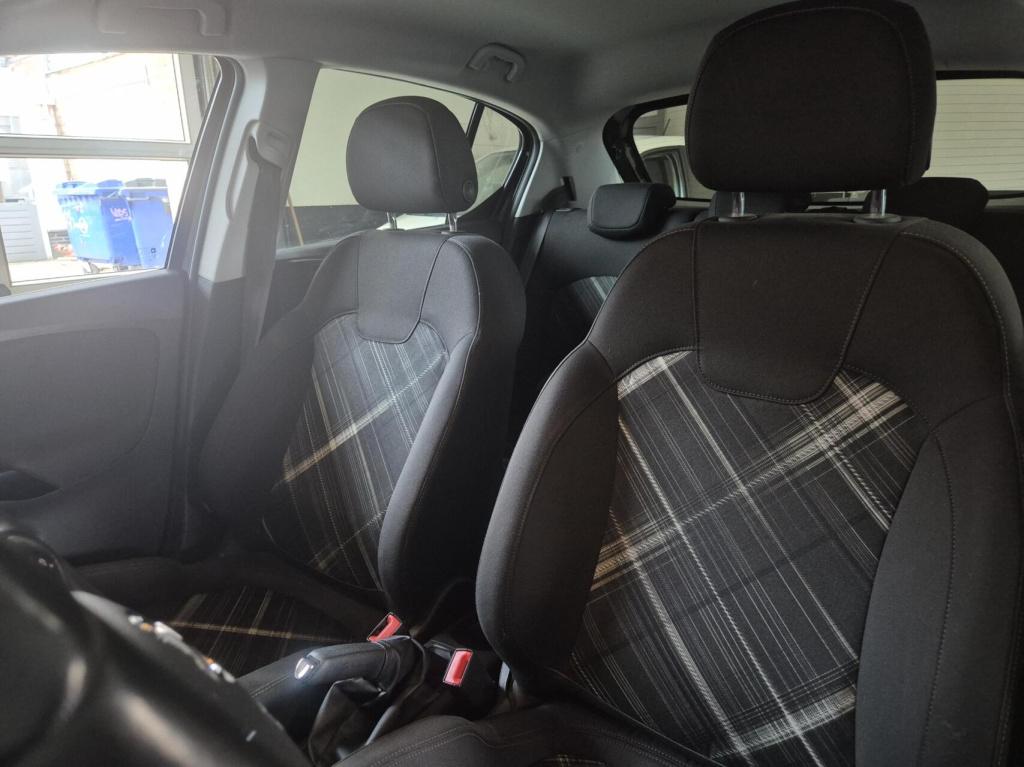 Opel Corsa 1.4 colour edition / stuur-stoelverwarming / parkeersensoren