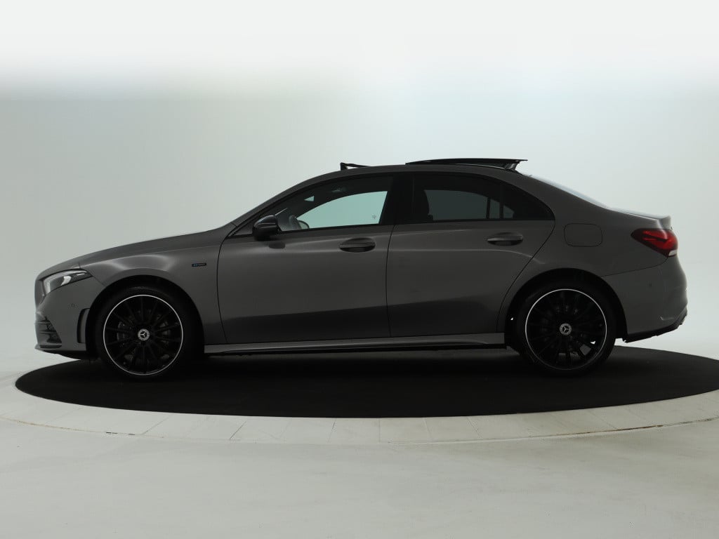 Mercedes-Benz A-Klasse 250 e sedan amg plug-in hybride amg line | night pak