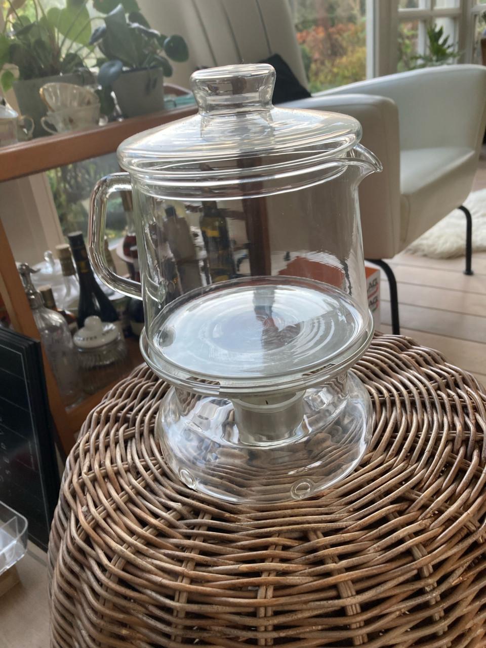 Diverse huishoudelijke gebruiksvoorwerpen.