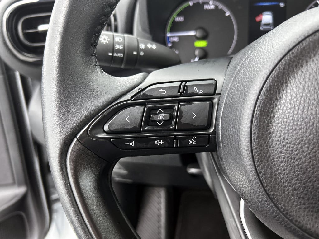 Mazda 2 Hybrid 1.5 centre-line