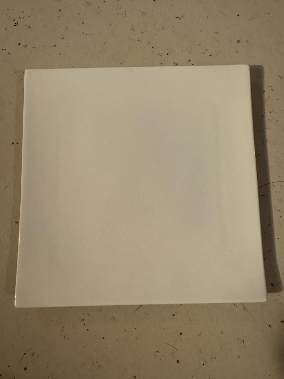 Gebaksstel, gebakset merk A table