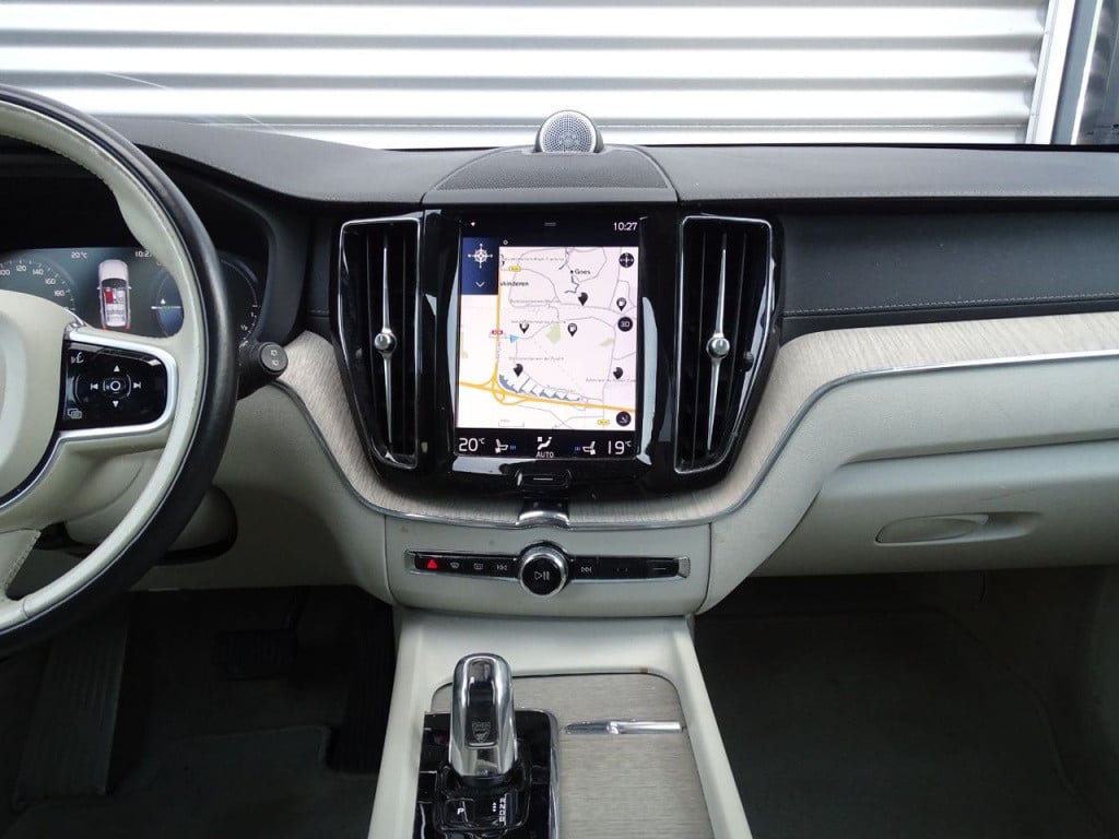 Volvo XC60 2.0 t8 twin engine awd inscription