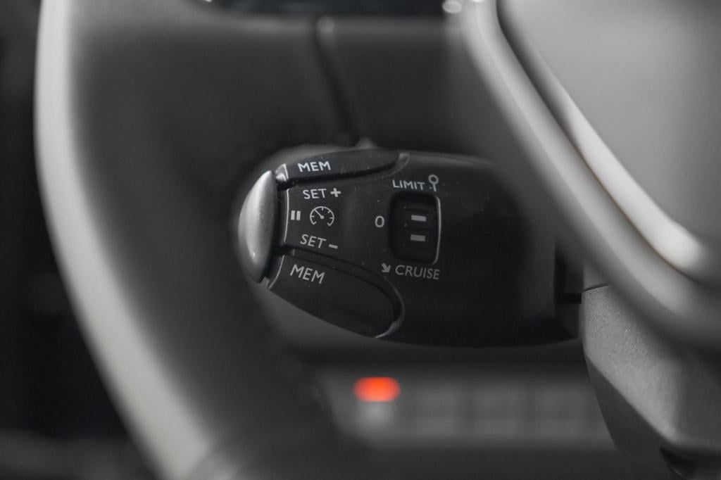 Peugeot 2008 puretech 130 eat8 allure | camera | navigatie | apple carplay 