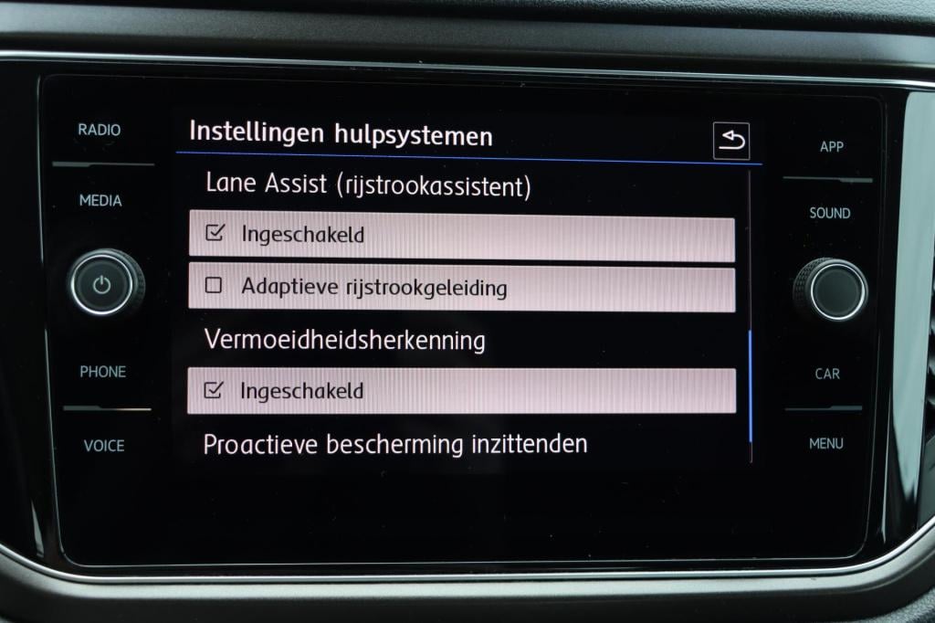 Volkswagen T-roc 1.0 tsi sport 115pk | stoel- en stuurverwarming | adaptive