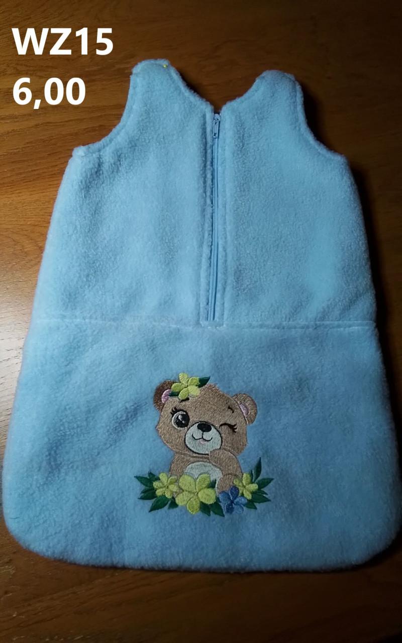 Poppenkleertjes baby born. Slaapzak. Opbrengst KiKa.