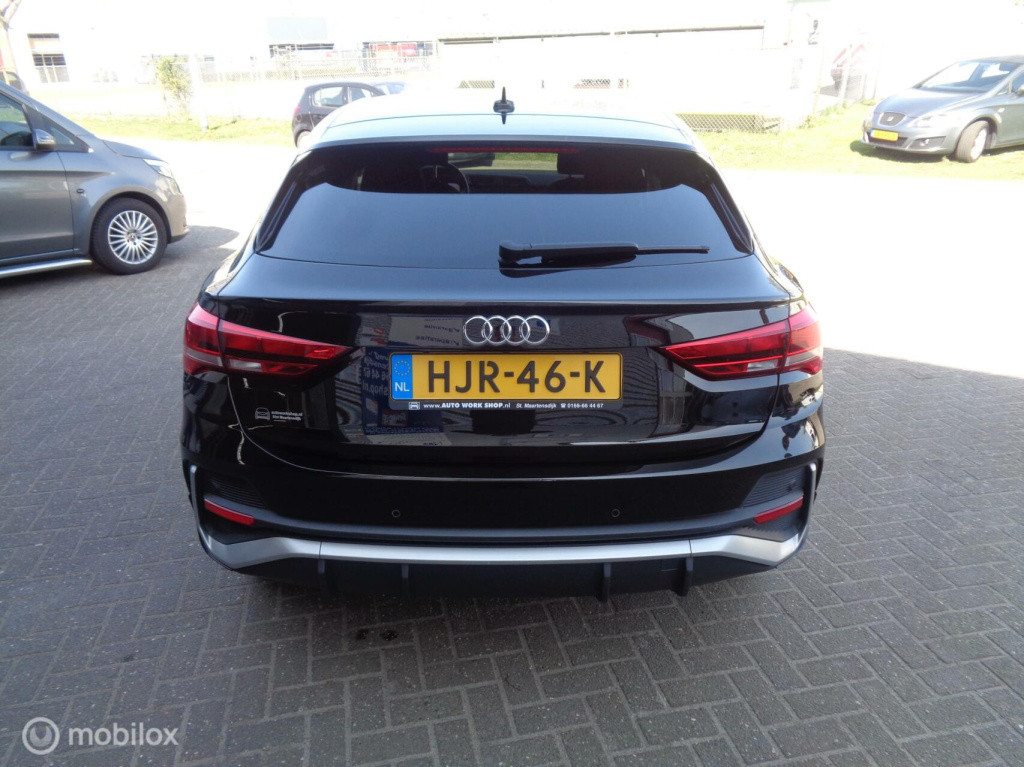 Audi Q3 35 tfsi sportback business/s-line/automaat/ecc/stoelverw/pdc/lm vel