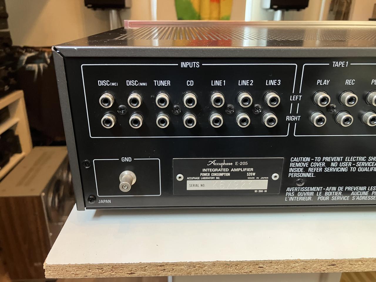 Accuphase E-205 champagne full service garantie keurige staat Phono MM + MC