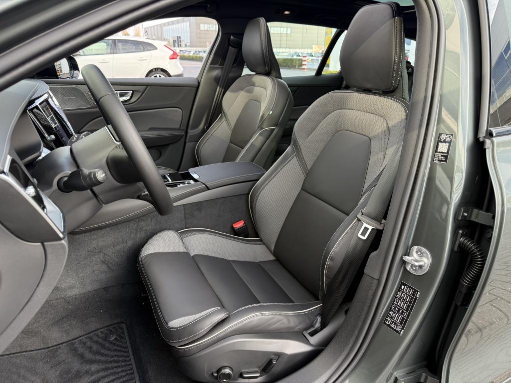 Volvo V60 t6 398pk recharge ultra dark| pano| 360camera| adap.cruise| awd